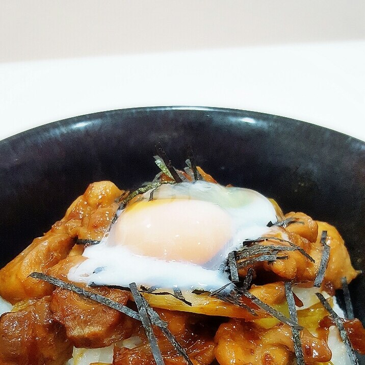 フライパンで簡単！！隠し味で本格的な焼き鳥丼に☆